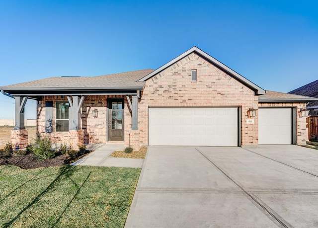 Property at 1521 Apache Heights Dr, Dayton, TX 77535, 3 beds, 2 baths