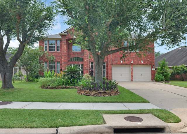 Property at 2108 Rushing Spring Dr, Pearland, TX 77584, 5 beds, 3.5 baths