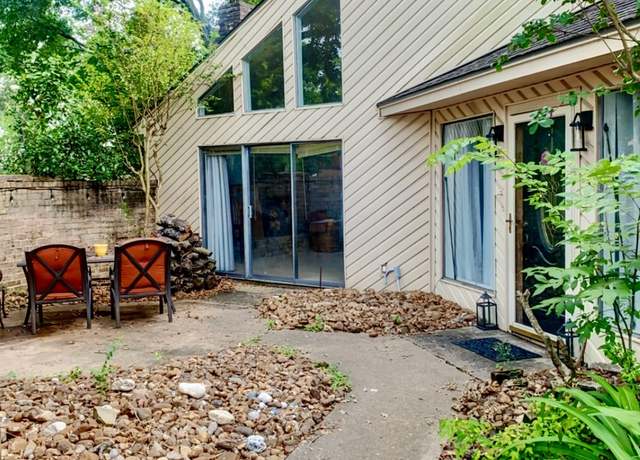Property at 16510 De Lozier St, Jersey Village, TX 77040, 4 beds, 2.5 baths