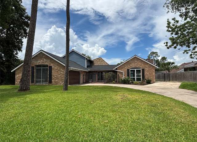 Property at 3014 Bayou Dr, La Porte, TX 77571, 4 beds, 2.5 baths