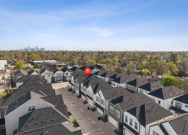 Property at 8411 Berry Brush Ln, Houston, TX 77022, 4 beds, 2.5 baths