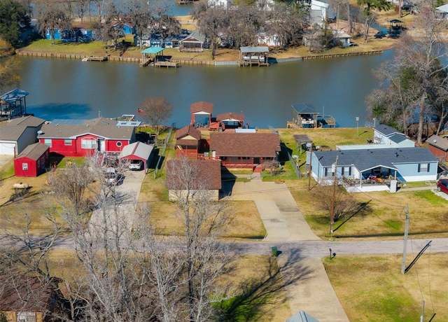 Property at 53 Lake View Dr, Huntsville, TX 77320, 3 beds, 1.5 baths