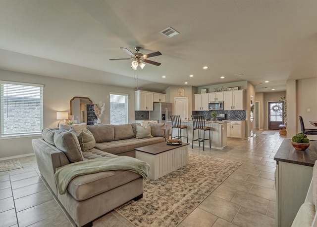 Property at 13919 Leigh Lake Ln, Conroe, TX 77384, 4 beds, 3 baths