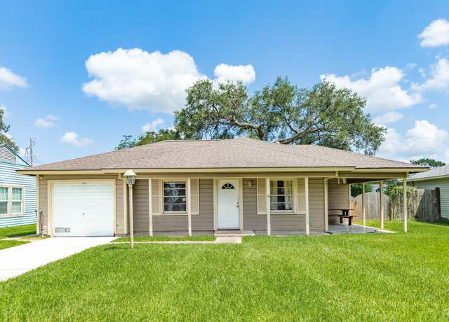 Property at 1225 San Felipe St, Angleton, TX 77515, 2 beds, 1 bath