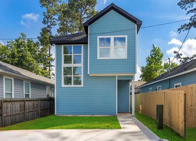 Property at 16710 E Forrestal, Montgomery, TX 77316, 3 beds, 2.5 baths