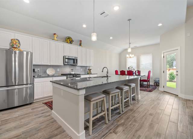 Property at 160 Wyndemere Dr, Montgomery, TX 77356, 3 beds, 3 baths