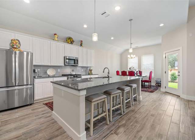 Property at 160 Wyndemere Dr, Montgomery, TX 77356, 3 beds, 3 baths