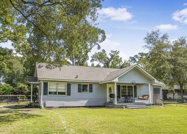 Property at 21271 Dogwood Dr, New Caney, TX 77357, 3 beds, 2 baths