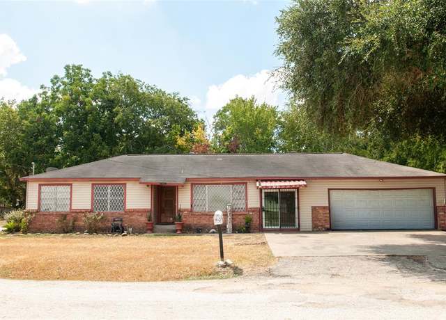 Property at 1601 Harris St, Wharton, TX 77488, 3 beds, 2 baths