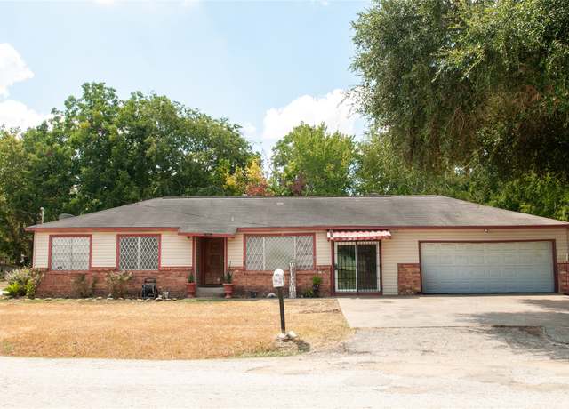 Property at 1601 Harris St, Wharton, TX 77488, 3 beds, 2 baths