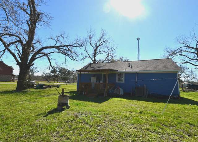 Property at 504 Cedar St, Sweeny, TX 77480, 3 beds, 2 baths