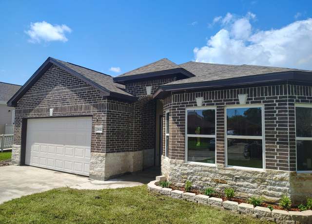 Property at 2832 Ashley St, La Marque, TX 77568, 3 beds, 2 baths