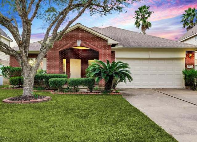 Property at 3402 Pebble Beach Ln, Pearland, TX 77584, 3 beds, 2.5 baths