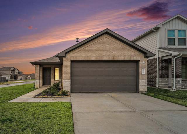 Property at 16862 Short Pines Dr, Conroe, TX 77302, 3 beds, 2 baths