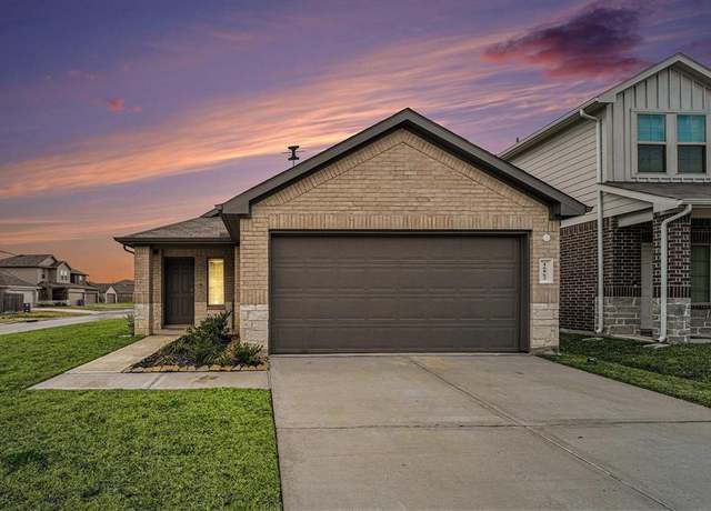 Property at 16862 Short Pines Dr, Conroe, TX 77302, 3 beds, 2 baths