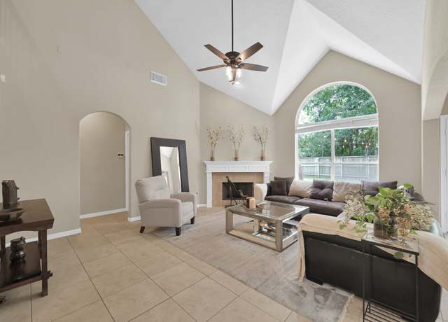 Property at 2 Colewood Ct, The Woodlands, TX 77382, 4 beds, 2.5 baths