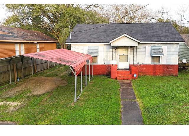Property at 4145 Chaison St, Beaumont, TX 77705, 3 beds, 2 baths