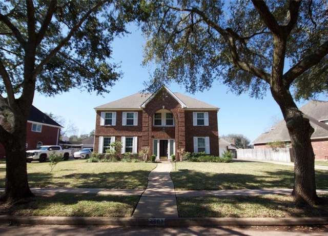 Property at 4607 Colony Hls, Sugar Land, TX 77479, 4 beds, 2.5 baths