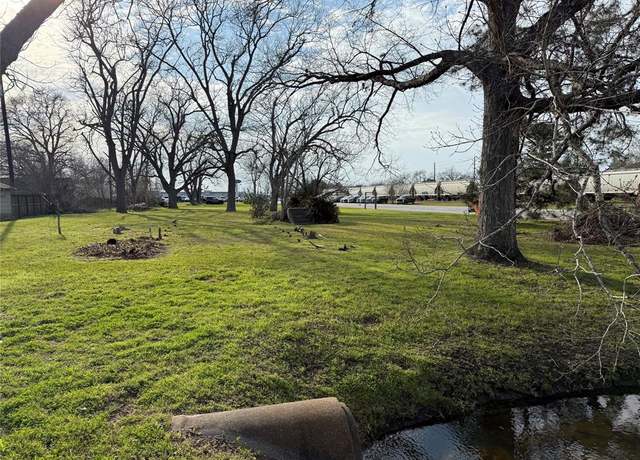 Property at 211 Main St, East Bernard, TX 77435