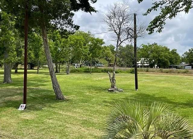 Property at 8312 Neville Ave, Hitchcock, TX 77563