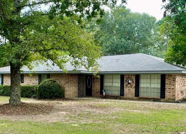 Property at 807 El Camino Dr, Grapeland, TX 75844, 4 beds, 2.5 baths