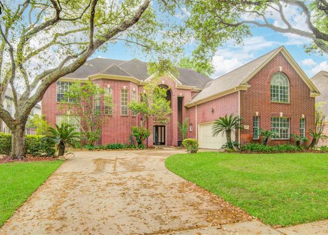 Property at 16 Treverstone Ct, Sugar Land, TX 77479, 5 beds, 3.5 baths