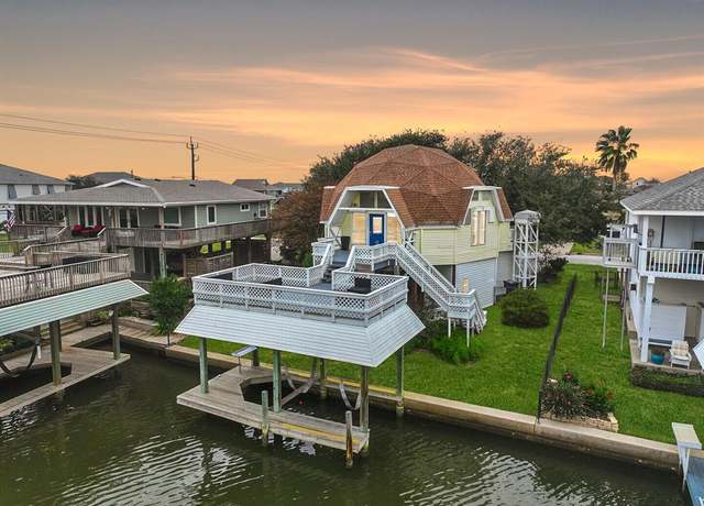 Property at 12901 E Barcelona, Galveston, TX 77554, 3 beds, 2.5 baths