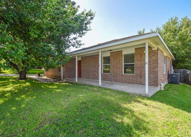 Property at 12745 Lake Conroe Hills Dr, Willis, TX 77318, 3 beds, 2 baths