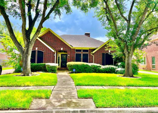 Property at 807 Epperson Way Ct, Sugar Land, TX 77479, 3 beds, 2.5 baths