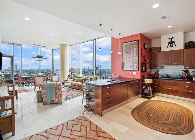 Property at 2727 Kirby Dr Unit 13C, Houston, TX 77098, 2 beds, 2 baths