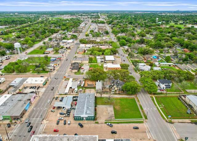 Property at 1030 4th St, Rosenberg, TX 77471