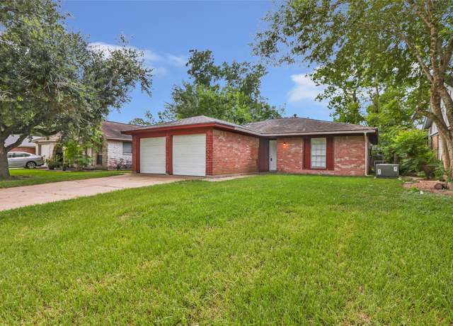 Property at 4903 Redfish Reef Dr, Bacliff, TX 77518, 3 beds, 1.5 baths