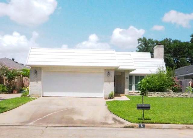 Property at 5 Tiffany Sq, Sugar Land, TX 77478, 3 beds, 2 baths