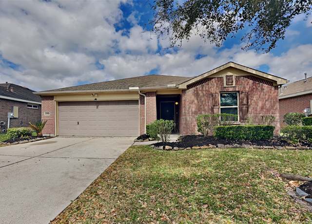 Property at 2760 Rio Bella Ct, League City, TX 77573, 3 beds, 2 baths