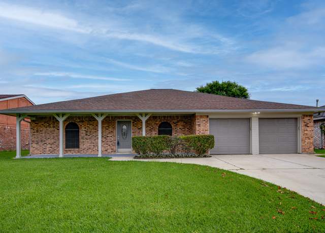 Property at 5214 Meadow Crest St, La Porte, TX 77571, 3 beds, 2 baths