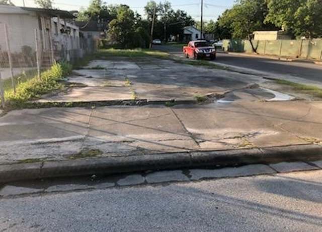 Property at 600 W Main St, Baytown, TX 77520