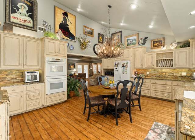 Property at 521 Pecan St, Wharton, TX 77488, 4 beds, 3.5 baths