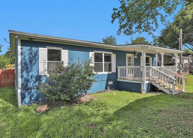 Property at 12751 Paradise View Ct W, Willis, TX 77318, 3 beds, 2 baths