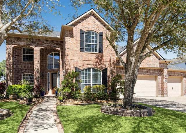 Property at 13807 Rose Bay Ct, Pearland, TX 77584, 4 beds, 3.5 baths
