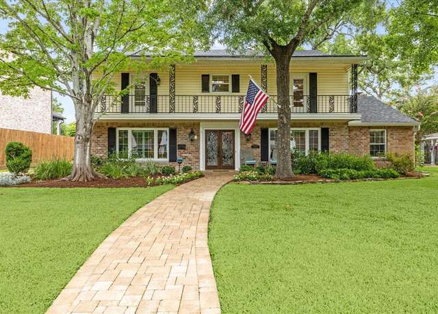 Property at 14330 Carolcrest Dr, Houston, TX 77079, 4 beds, 2.5 baths