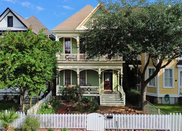 Property at 1512 Winnie St, Galveston, TX 77550, 3 beds, 1.5 baths