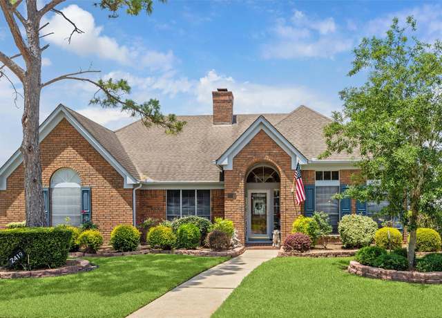 Property at 2419 Londonderry Dr, Pearland, TX 77581, 4 beds, 2 baths