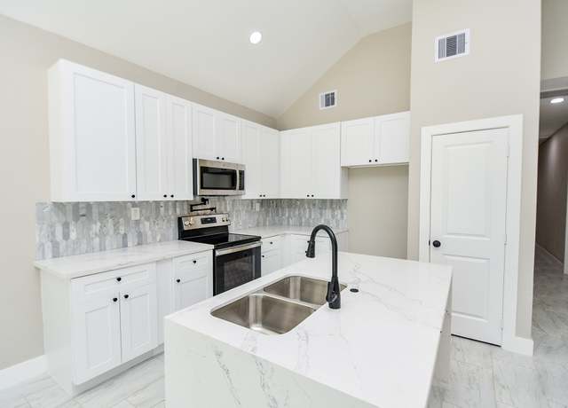 Property at 16974 W Lynbrook, Montgomery, TX 77316, 3 beds, 2 baths