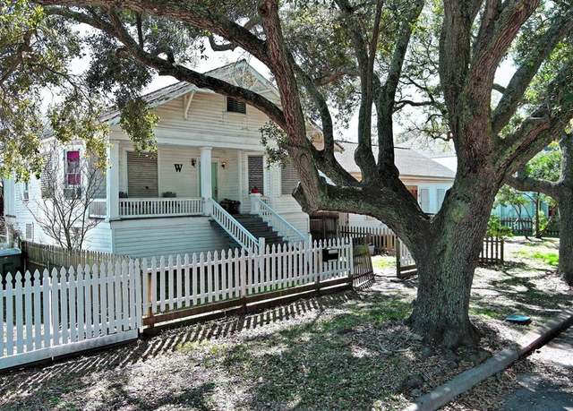 Property at 3115 Avenue P 1/2, Galveston, TX 77550, 3 beds, 2.5 baths