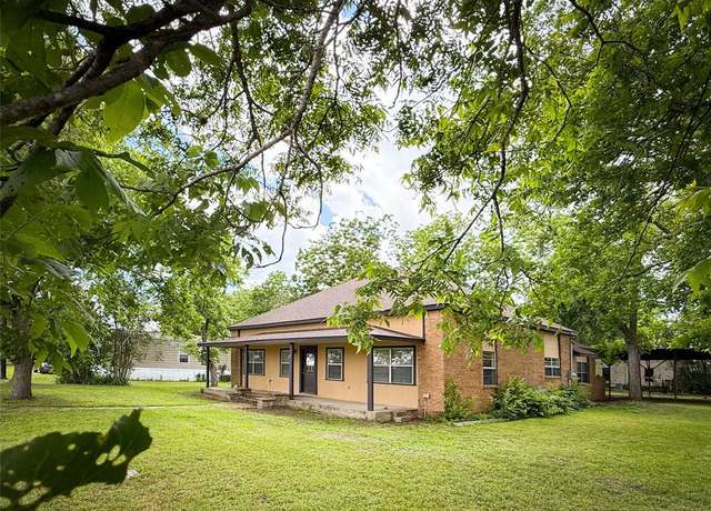 Property at 102 Besch Wilburn Ln, Glidden, TX 78943, 3 beds, 2 baths