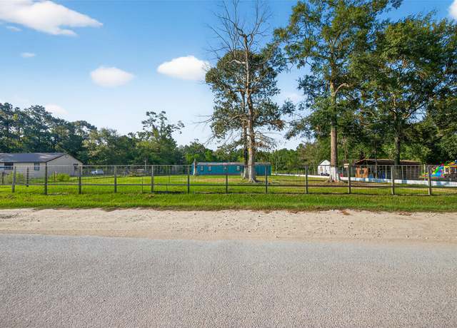 Property at 451 Trails End Dr, Cleveland, TX 77328, 3 beds, 2 baths