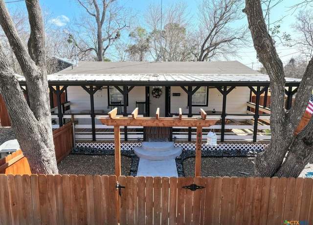 Property at 402 E Virginia Ave, Seadrift, TX 77983, 2 beds, 1 bath