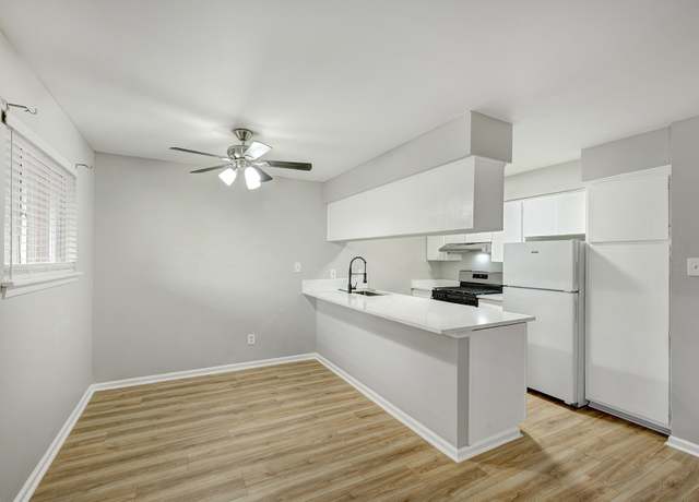 Property at 1529 Wirt Rd #20, Houston, TX 77055, 1 bed, 1 bath