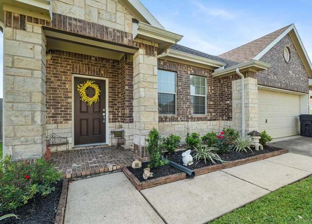 Property at 9707 Indian Trl, Baytown, TX 77523, 3 beds, 2 baths