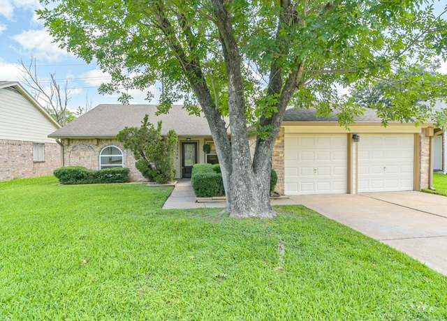Property at 15806 Pfeiffer Dr, Houston, TX 77082, 4 beds, 2 baths